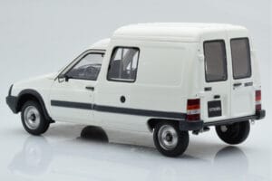 Citroen C15 E Vit Otto 1:18 OT956B Resin — bild 4 av 6
