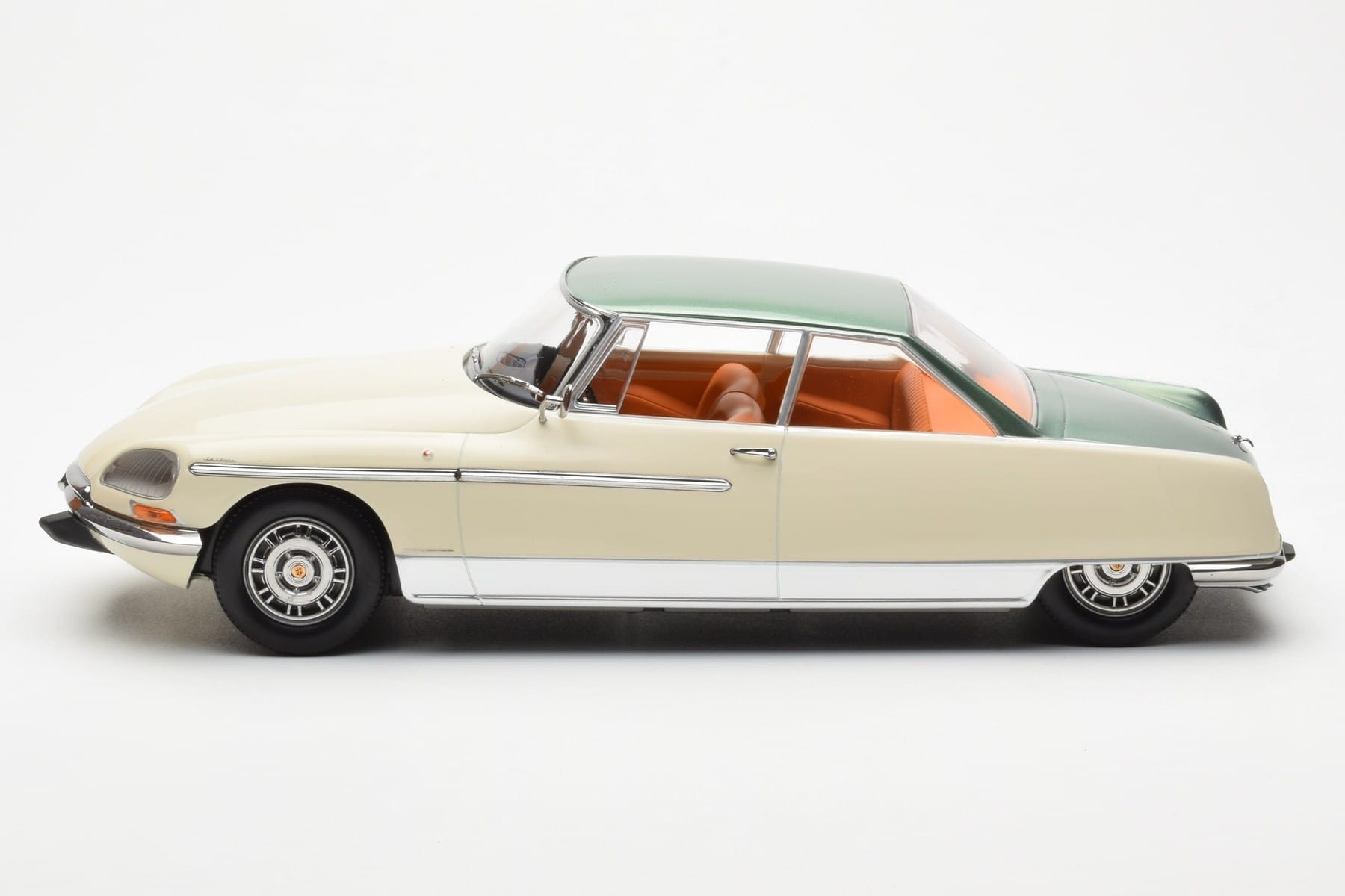 Citroen DS 21 Le Leman Cabriolet Elfenben och Grön Norev 1:18 181751 Metall — bild 3 av 6