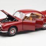 Daimler 250 V8 Röd Paragon 1:18 PA-98312 - image 2 of 8