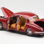 Daimler 250 V8 Röd Paragon 1:18 PA-98312 - image 5 of 8