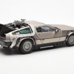 DeLorean DMC-12 Time Machine Back to the Future Silver Sun Star 1:18 - image 5 of 8