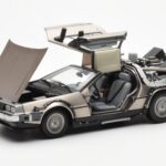 DeLorean DMC-12 Time Machine Back to the Future Silver Sun Star 1:18 - image 8 of 8