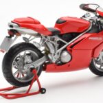 Ducati 999 Röd Minichamps 1:12 - image 3 of 4