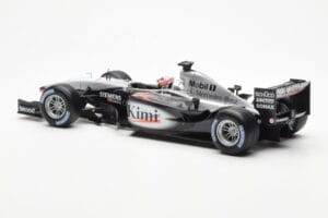 McLaren MP4/17D #6 K. Raikkonen F1 2003 Hot Wheels 1:18 B1650 Metall — bild 4 av 6