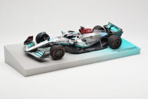 Mercedes AMG Petronas W13 E Performance #63 G. Russell Brazilian GP 1st Win 2022 Minichamps 1:18 113222163 Resin — bild 2 av 4