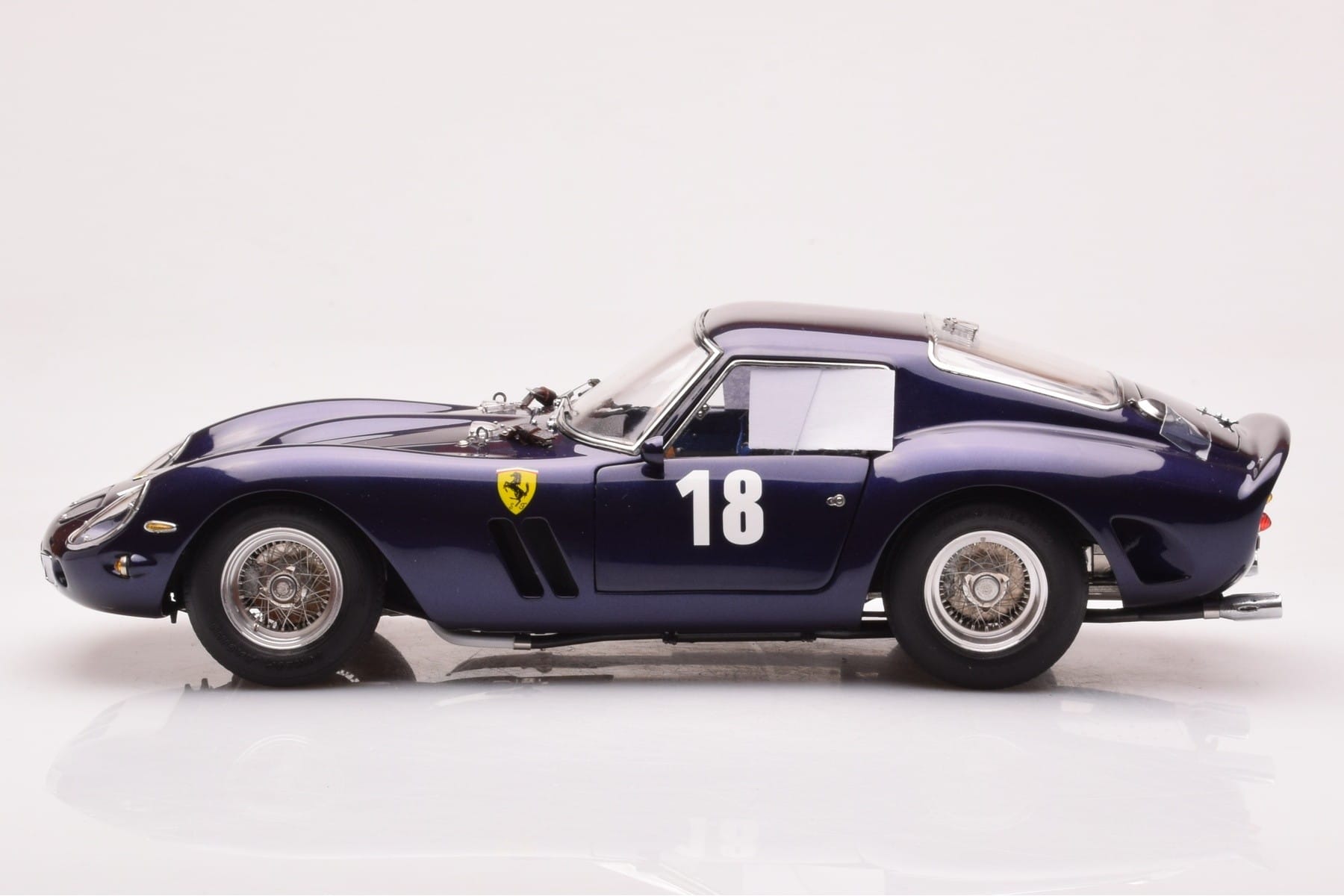 Ferrari 250 GTO Monterey Historic Races Laguna Seca 2004 CMC 1:18 M-255 Metall — bild 3 av 7