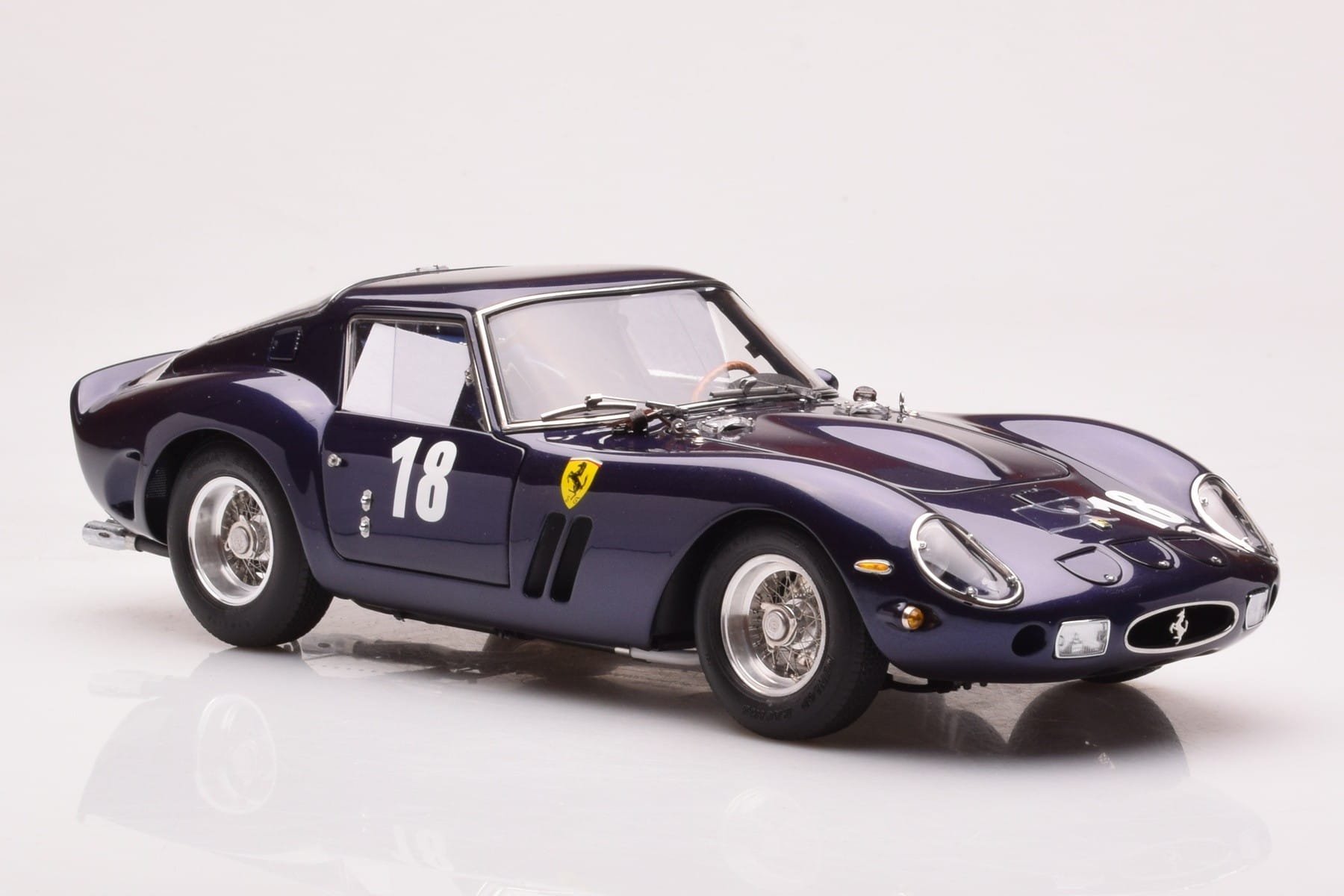 Ferrari 250 GTO Monterey Historic Races Laguna Seca 2004 CMC 1:18 M-255 Metall — bild 4 av 7