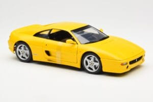 Ferrari F355 Berlinetta Gul UT Models 1:18 180074021 Metall — bild 4 av 6