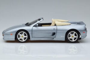 Ferrari F355 Spider Hot Wheels 1:18 23907 Metall — bild 4 av 7