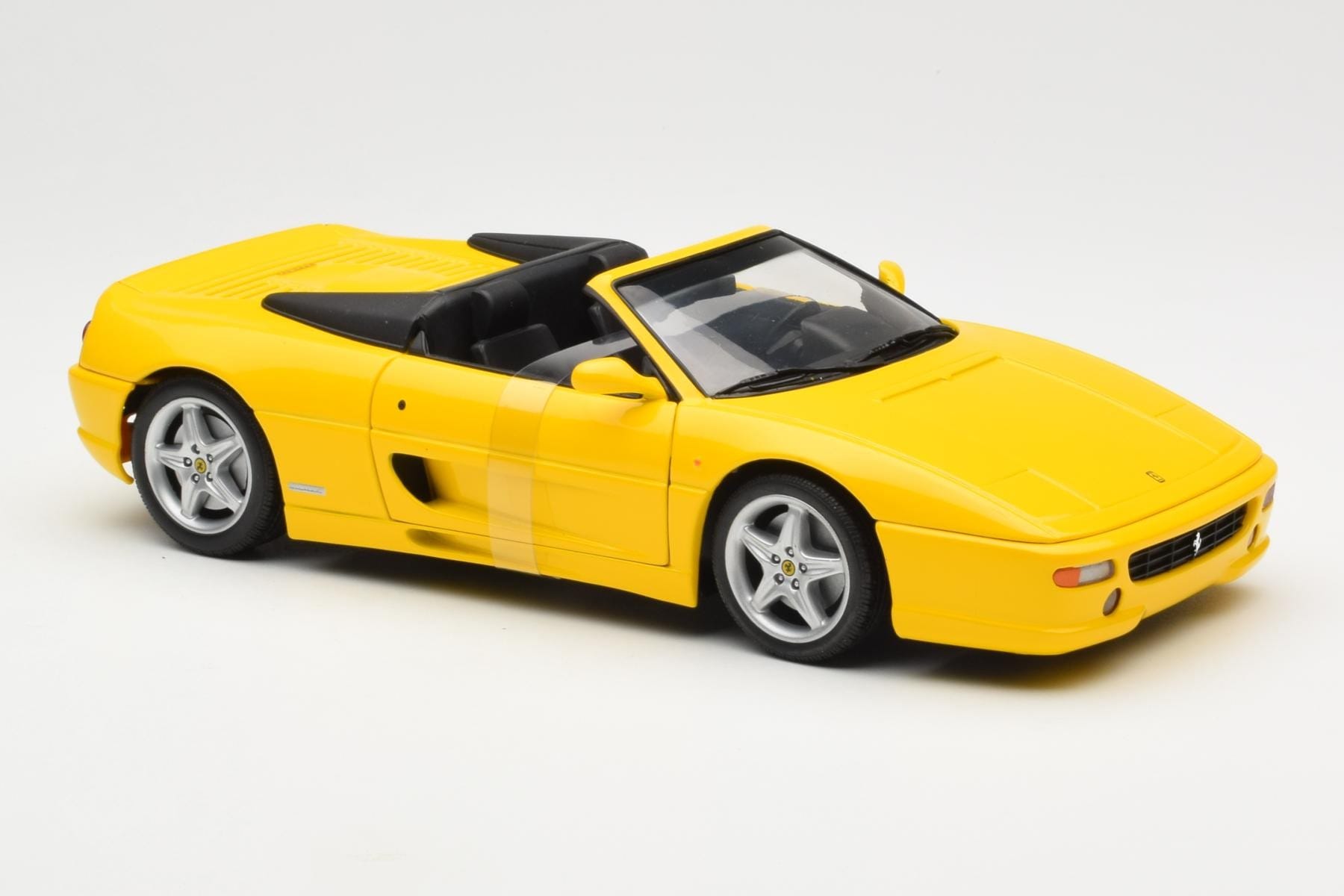 Ferrari F355 Spider Gul UT Models 1:18 180074031 Metall — bild 4 av 6