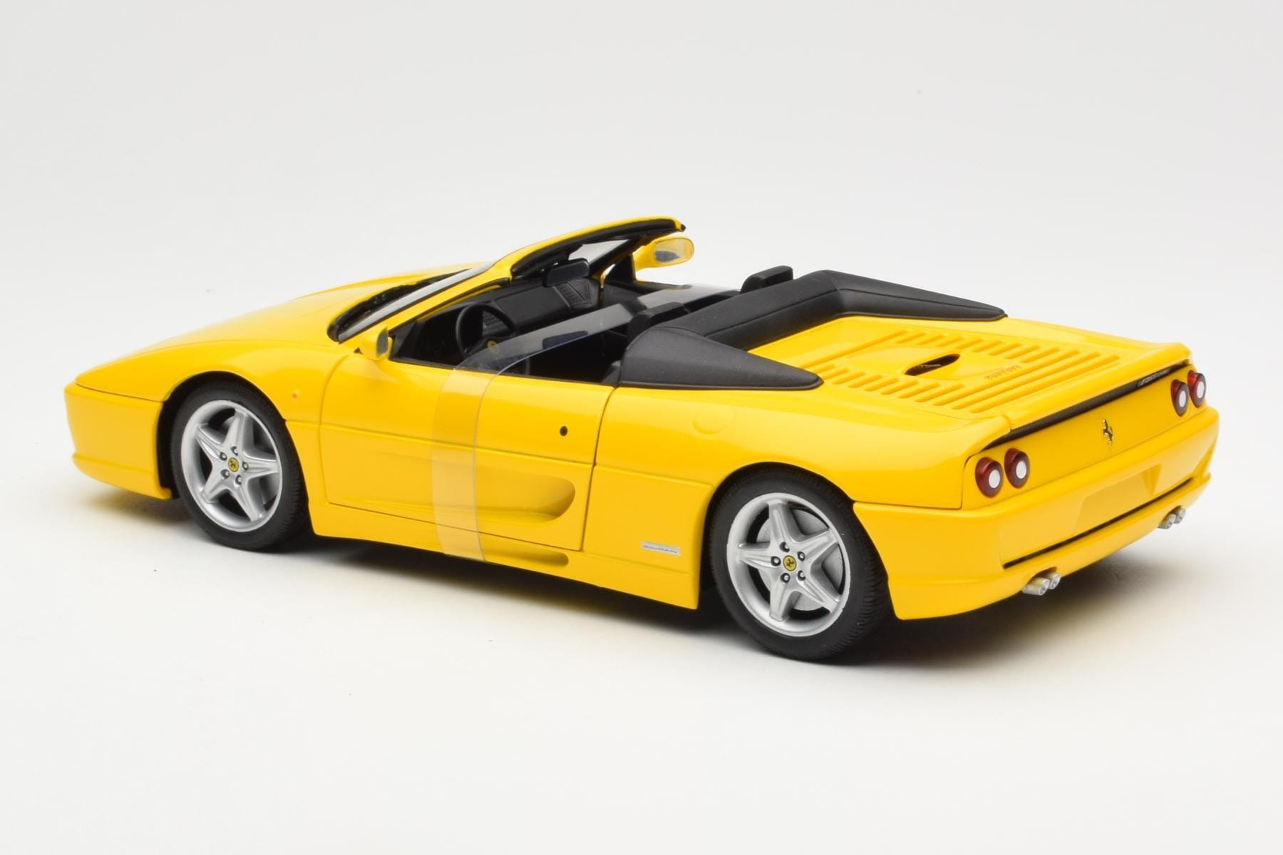 Ferrari F355 Spider Gul UT Models 1:18 180074031 Metall — bild 5 av 6