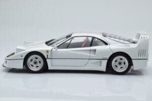 Ferrari F40 Pärlvit Italy Kyosho 1:18 08416PWT-G Metall — bild 4 av 8