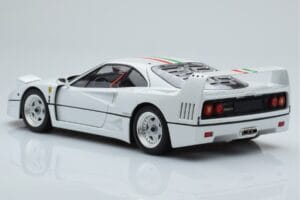 Ferrari F40 Pärlvit Italy Kyosho 1:18 08416PWT-G Metall — bild 7 av 8