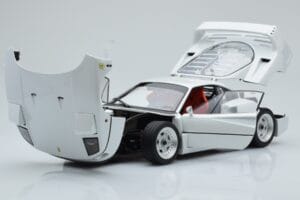 Ferrari F40 Pärlvit Kyosho 1:18 08416PW-G Metall — bild 2 av 8