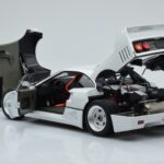 Ferrari F40 Pärlvit Kyosho 1:18 - image 5 of 8