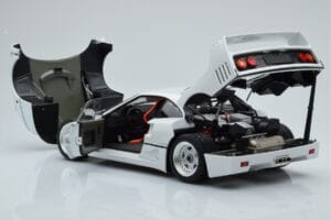 Ferrari F40 Pärlvit Kyosho 1:18 08416PW-G Metall — bild 5 av 8