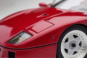 Ferrari F40 Röd Metallic Asia Exclusive Kyosho 1:18 08416RM-G Metall — bild 9 av 14