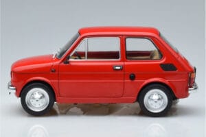 Fiat 126 Röd MCG 1:18 MCG18323 Metall — bild 3 av 6