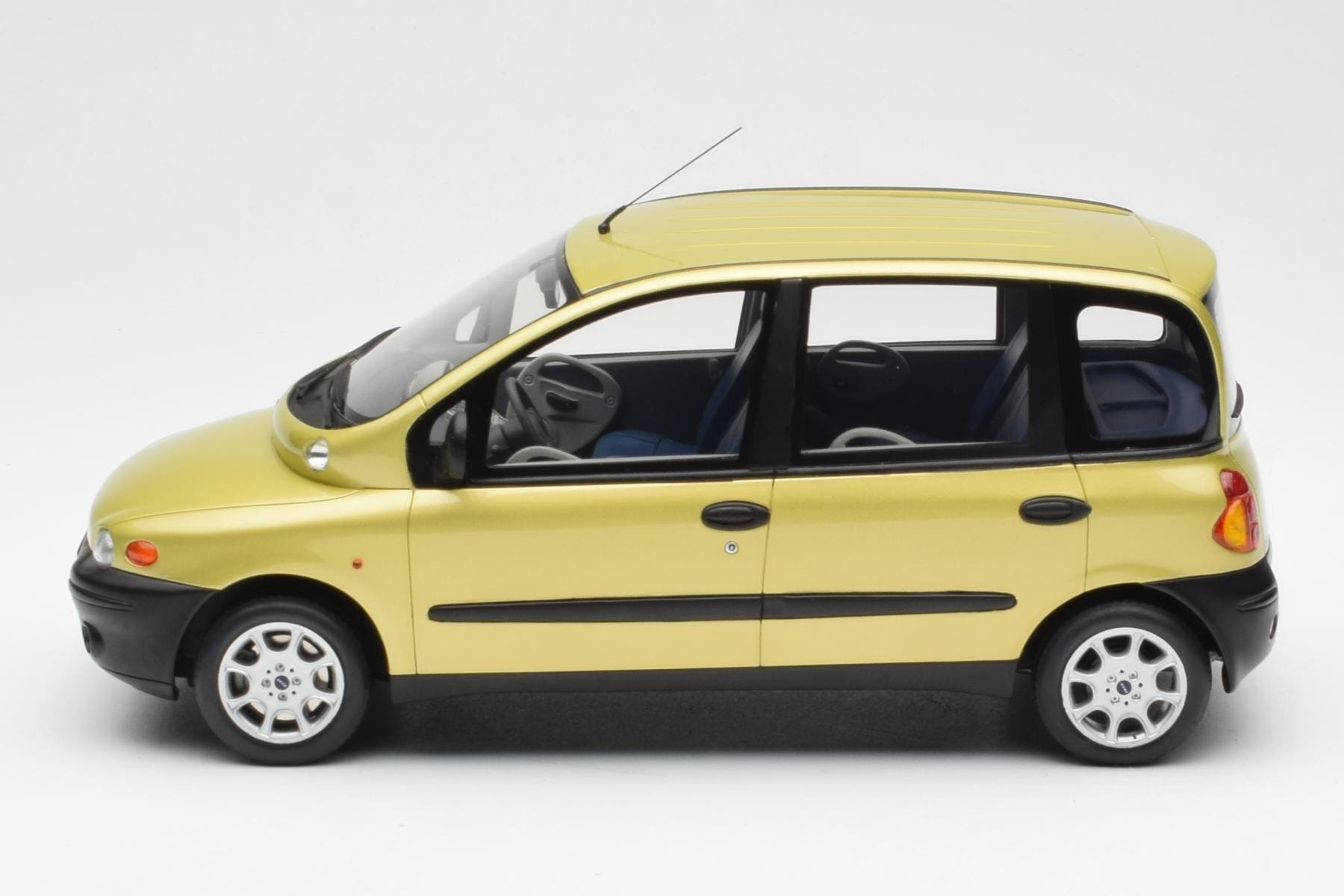 Fiat Multipla Gul Otto 1:18 OT1047 Resin — bild 3 av 6