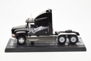 Ford Aeromax Svart IXO 1:43 TR179
