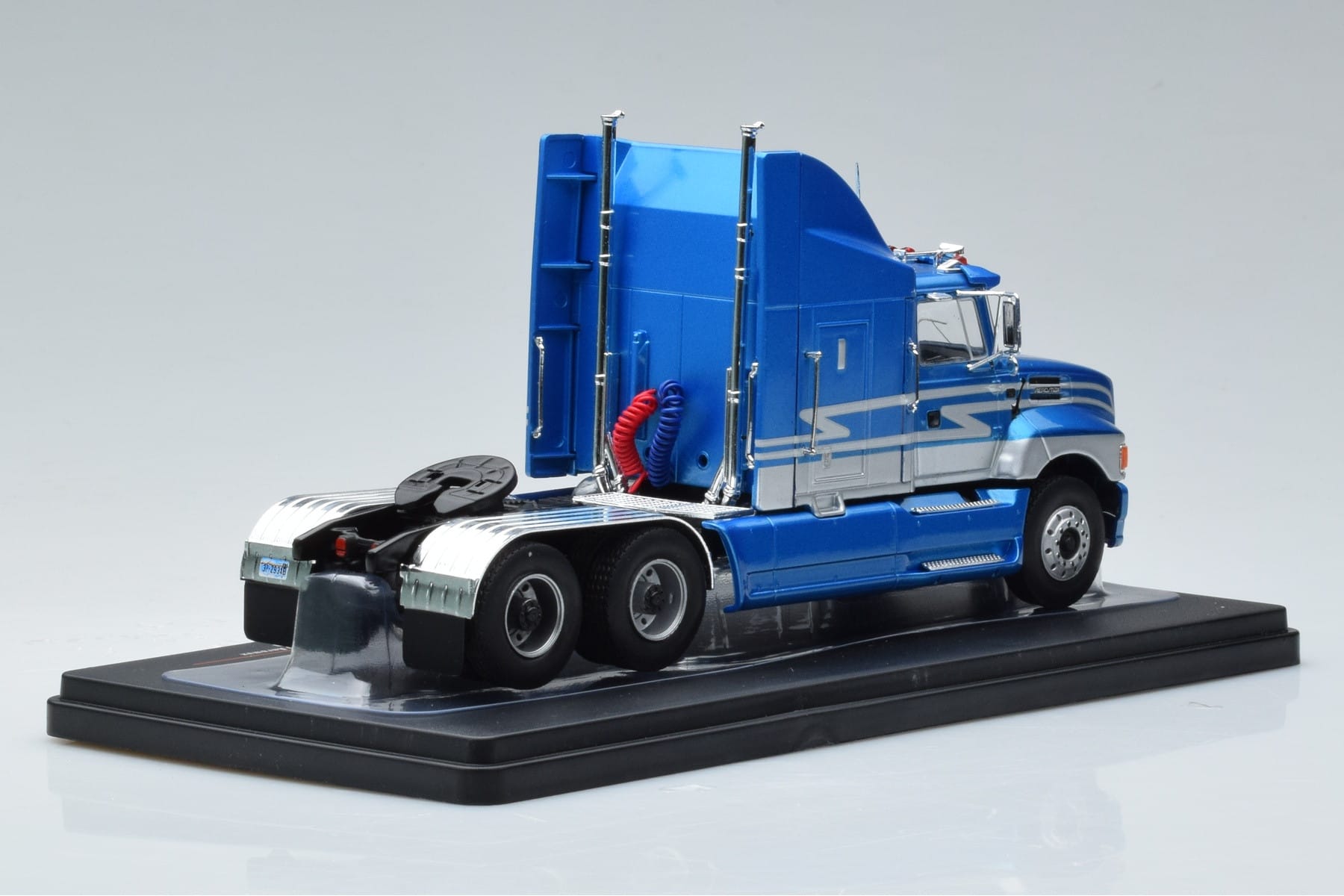 Ford Aeromax Blå IXO 1:43 TR127 Metall — bild 2 av 6