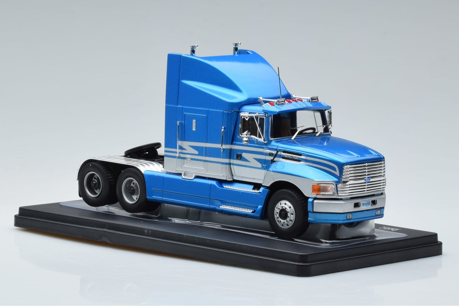 Ford Aeromax Blå IXO 1:43 TR127 Metall — bild 4 av 6