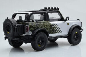 Ford Bronco RTR Iconic Silver GT Spirit 1:18 GT404 Resin — bild 2 av 6