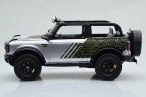 Ford Bronco RTR Iconic Silver GT Spirit 1:18 GT404 Resin — bild 3 av 6
