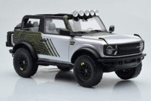 Ford Bronco RTR Iconic Silver GT Spirit 1:18 GT404 Resin — bild 4 av 6