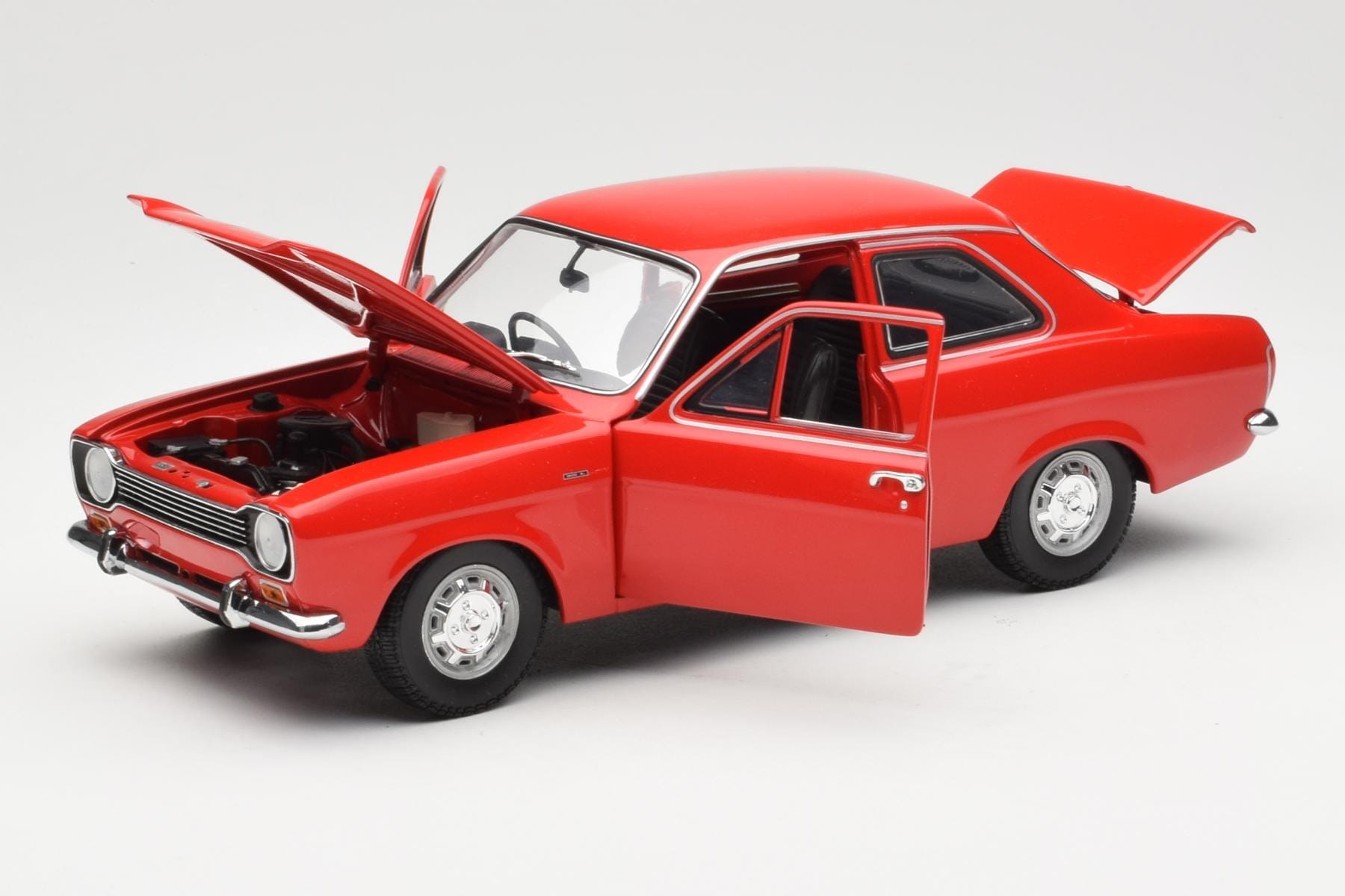 Ford Escort Mk1 RHD Röd Minichamps 1:18 150081070 Metall — bild 2 av 8