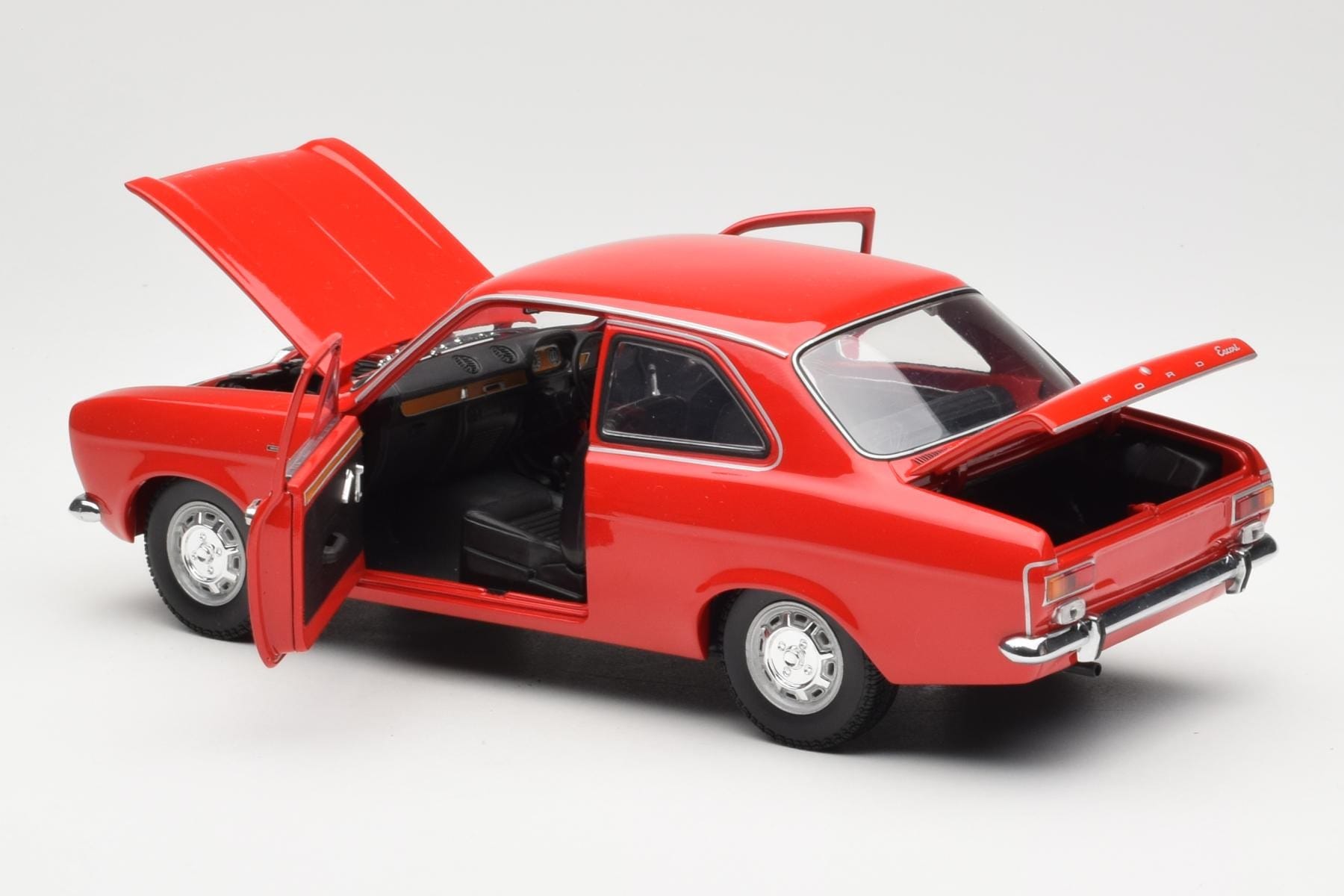 Ford Escort Mk1 RHD Röd Minichamps 1:18 150081070 Metall — bild 5 av 8
