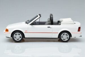 Ford Escort Mk4 XR3i Cabriolet Otto 1:18 OT398 Resin — bild 3 av 6