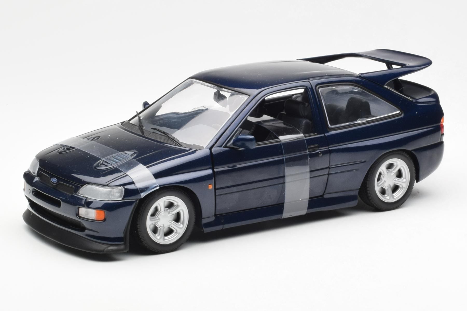 Ford Escort RS Cosworth Blå Metallic UT Models 1:18 180082101-R1 Metall