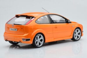 Ford Focus Mk2 ST 2.5 Electric Orange Otto 1:18 OT961 Resin — bild 2 av 6