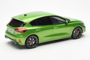 Ford Focus Mk5 ST Phase 2 Mean Grön Otto 1:18 OT450 Resin — bild 2 av 6