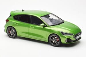 Ford Focus Mk5 ST Phase 2 Mean Grön Otto 1:18 OT450 Resin — bild 4 av 6