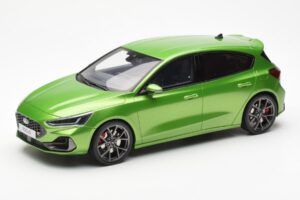 Ford Focus Mk5 ST Phase 2 Mean Grön Otto 1:18 OT450