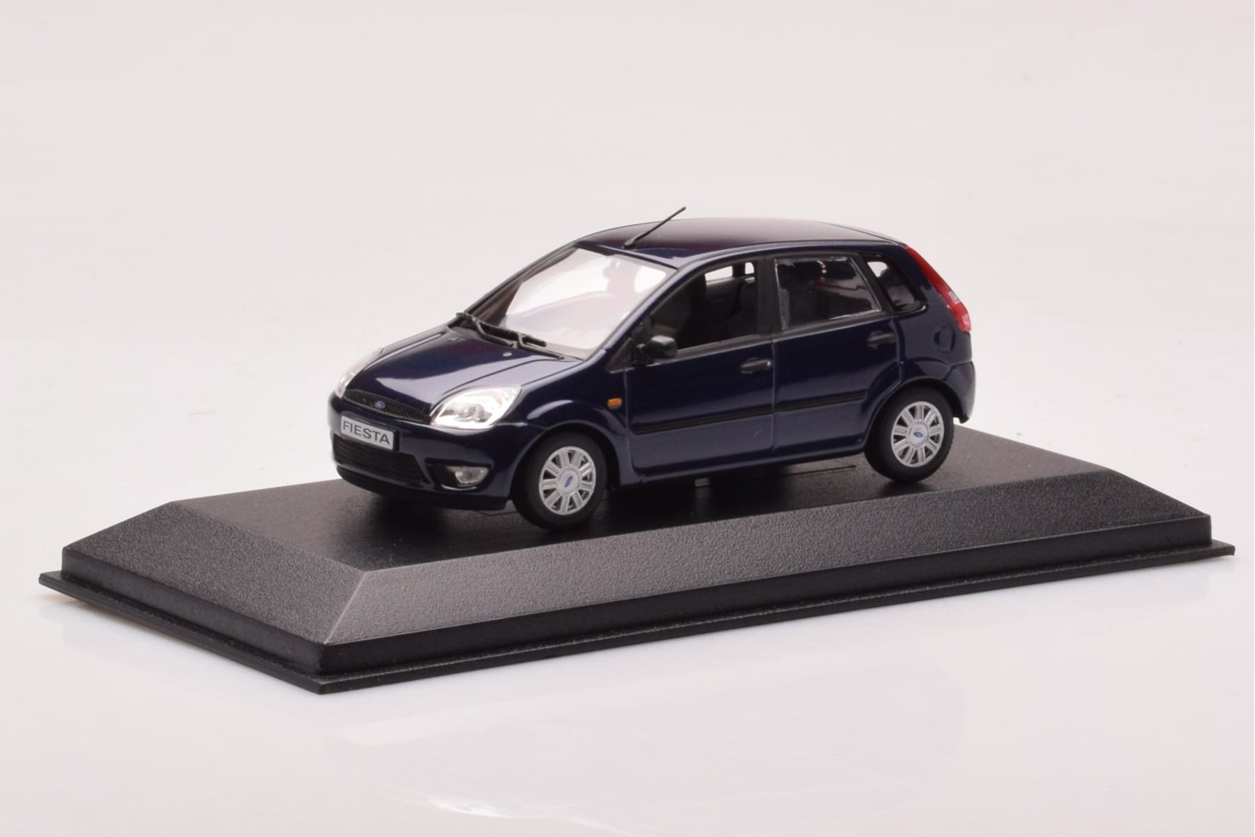Ford Fusion Blå Minichamps 1:43 403082205 Metall — bild 2 av 4