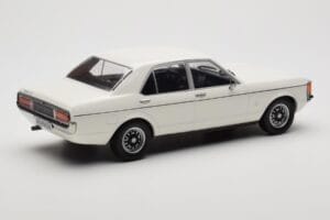 Ford Granada Mk1 Vit MCG 1:18 MCG18395 Metall — bild 2 av 6