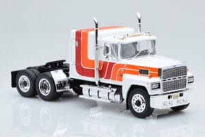 Ford LTL 9000 Vit Röd Orange IXO 1:43 TR094 Metall — bild 3 av 5