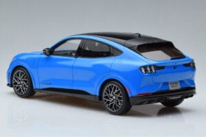 Ford Mustang Mach-E GT Performance Blå Otto 1:18 OT414 Resin — bild 5 av 6