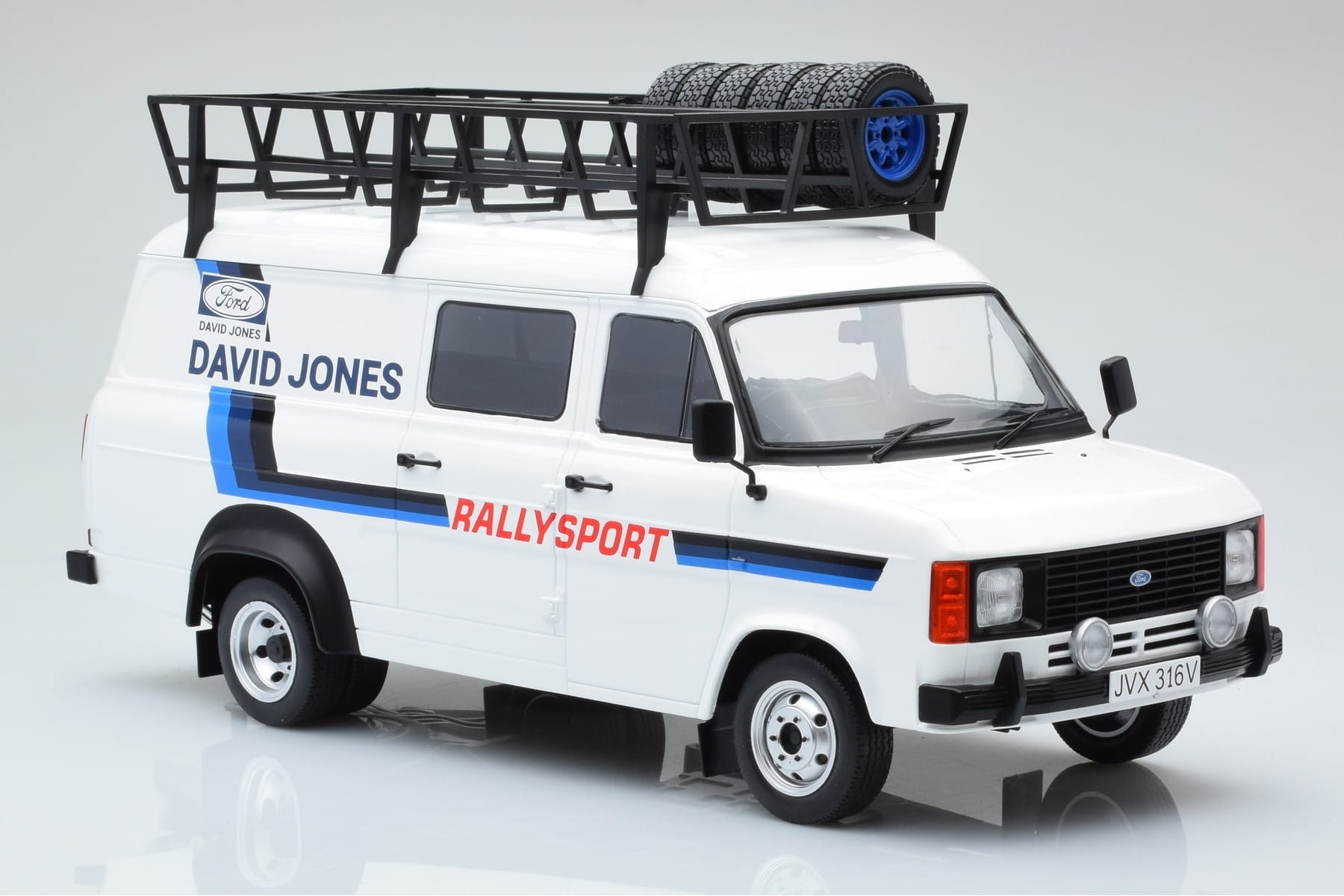 Ford Transit Mk2 Van Team David Jones Rally Assistance IXO 1:18 18RMC033XE Metall — bild 4 av 6