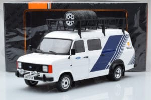 Ford Transit Mk2 Van Team Ford Rally Assistance IXO 1:18 18RMC058XE Metall — bild 6 av 6