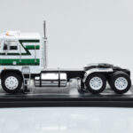 Freightliner FLA Vit Grön IXO 1:43 - image 2 of 4