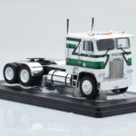Freightliner FLA Vit Grön IXO 1:43 - image 3 of 4