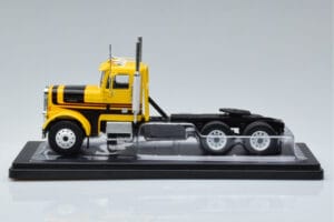 Freightliner FLC120 64T Gul IXO 1:43 TR116 Metall — bild 3 av 6