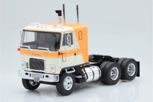 GMC Astro 95 Beige Vit IXO 1:43 TR167
