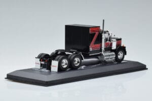 GMC General Röd Svart IXO 1:43 TR102 Metall — bild 2 av 6