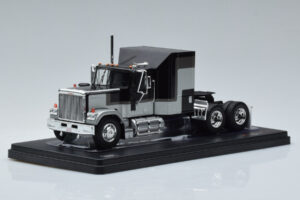 GMC General Silver Svart IXO 1:43 TR117
