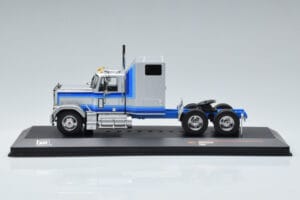 GMC General Silver IXO 1:43 TR079 Metall — bild 3 av 6